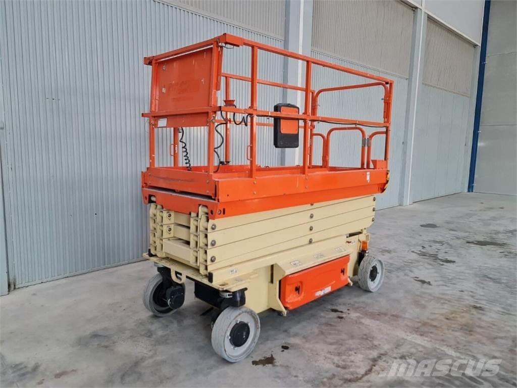 JLG 3246ES Sakselifter