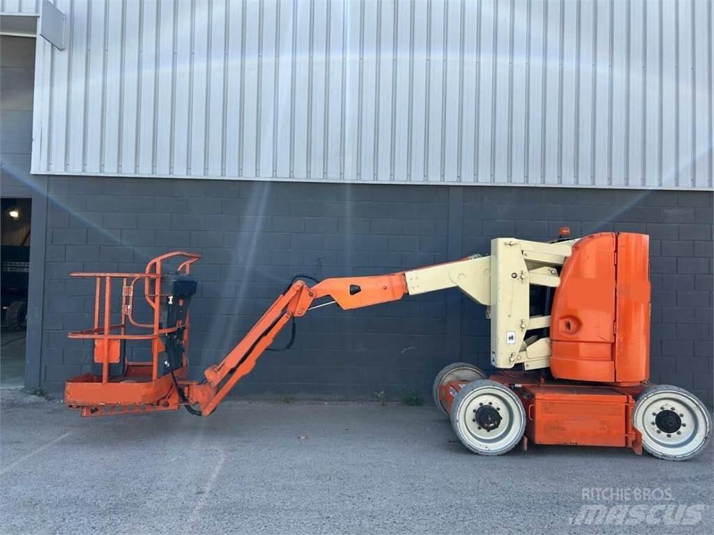 JLG E300AJ Leddede bomlifter