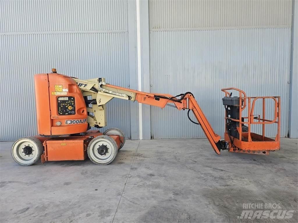 JLG E300AJP Leddede bomlifter