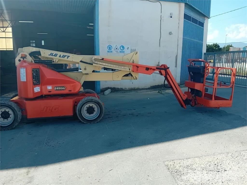 JLG E450AJ Leddede bomlifter