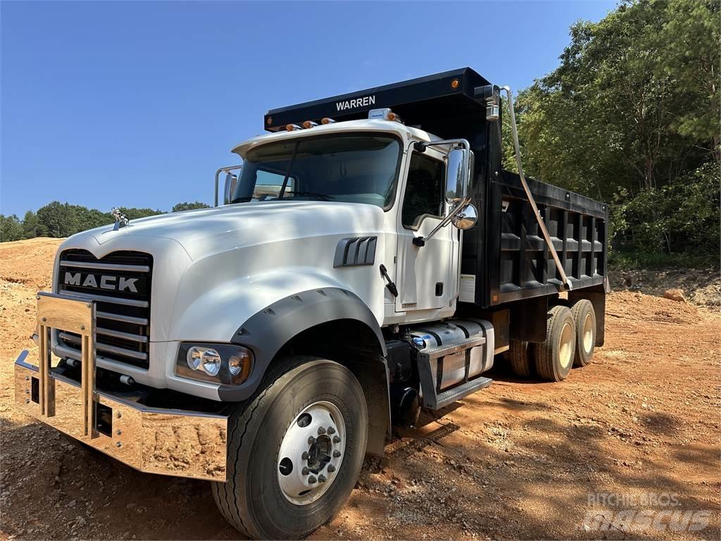 Mack GR64F Andre lastebiler