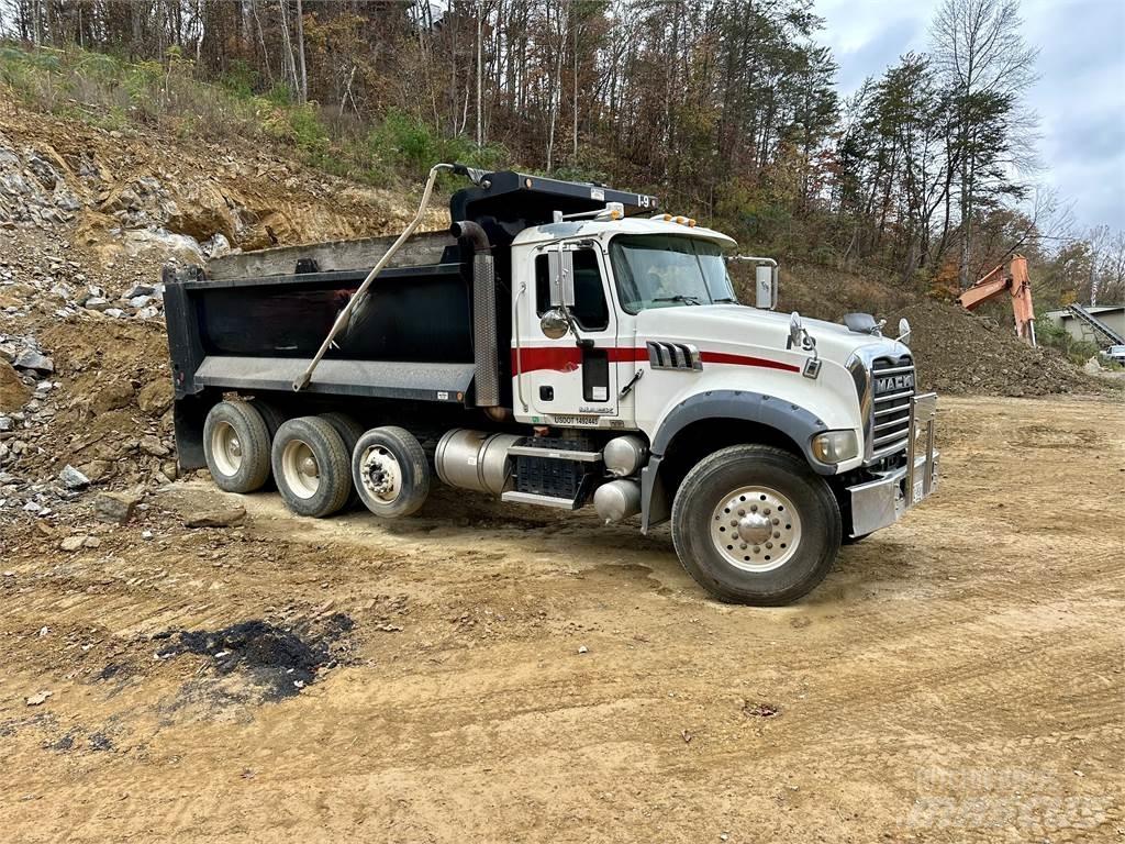 Mack GU713 Tippbil