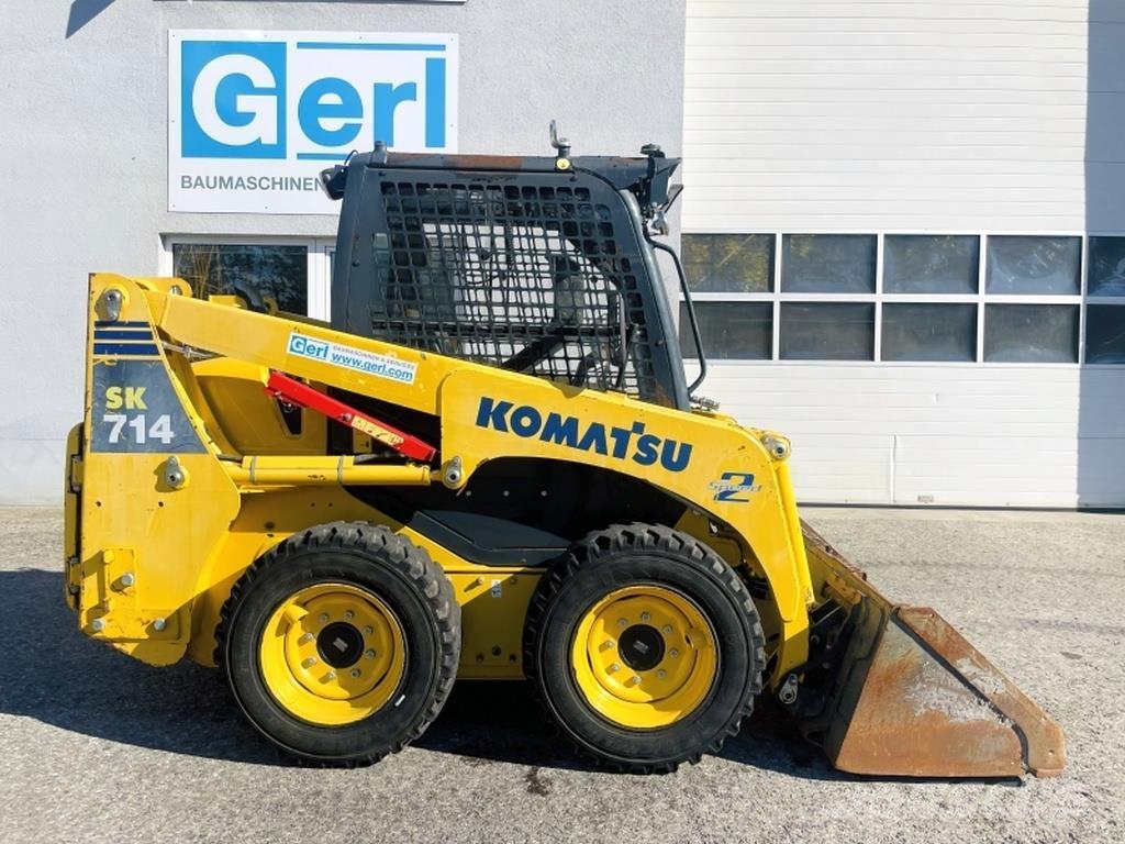 Komatsu SK714 Kompaktlastere