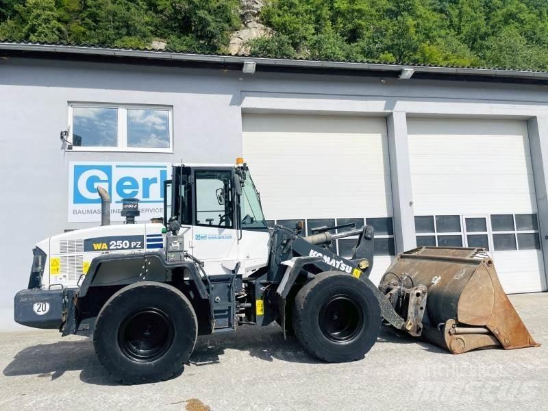 Komatsu WA250PZ-6 Hjullastere