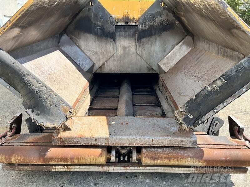  Volvo-ABG 6870 Asfaltutleggere