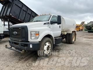 Ford F750 Vanningsvogn for støvdemping