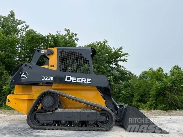 John Deere 323E Kompaktlastere