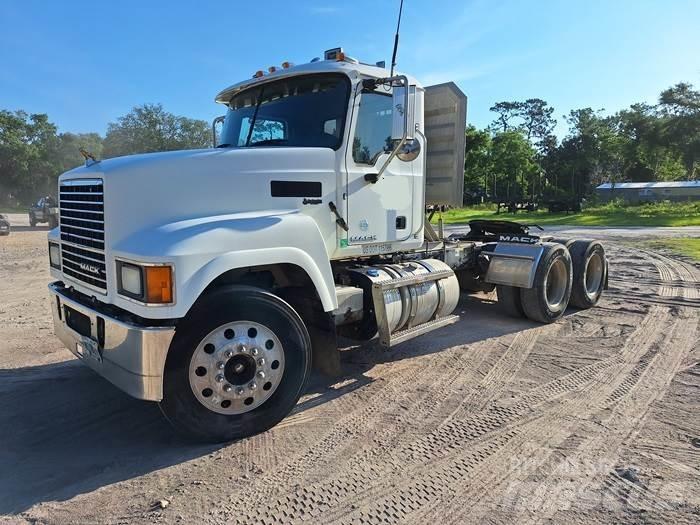Mack CHU613 Anlegg - Annet