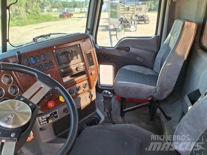 Mack CHU613 Anlegg - Annet