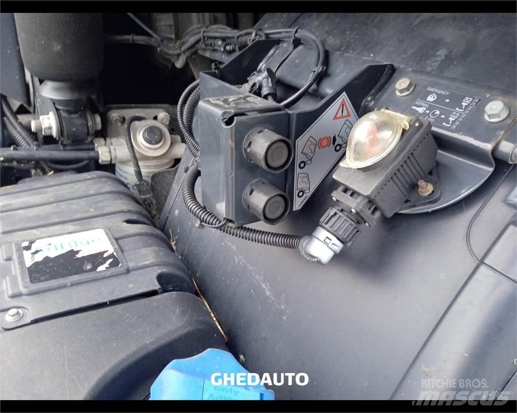 Iveco AS440S48 Skapbiler