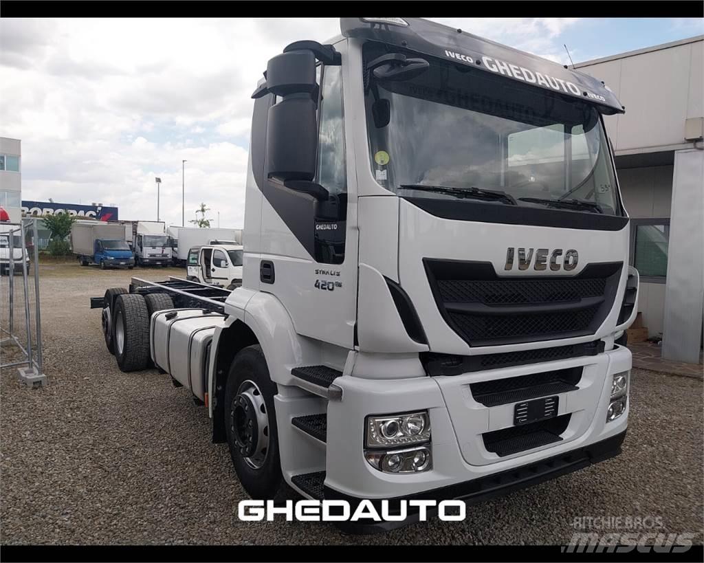 Iveco AT260S40Y/PS Skapbiler