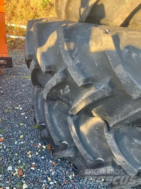 Mitas  Dekk, hjul og felger