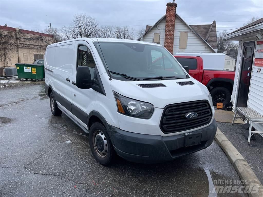 Ford Transit Lette lastebiler