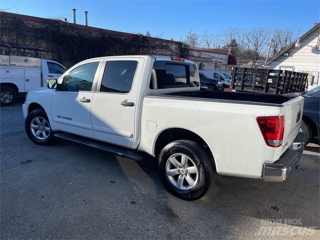 Nissan Titan Pickup/planbiler