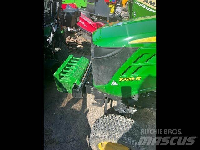 John Deere 1026R Park- og hagemaskiner - Annet