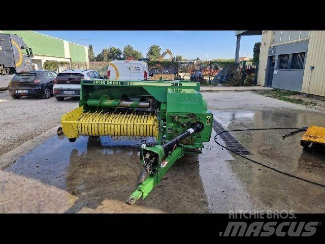 John Deere 359 Firkantpresser