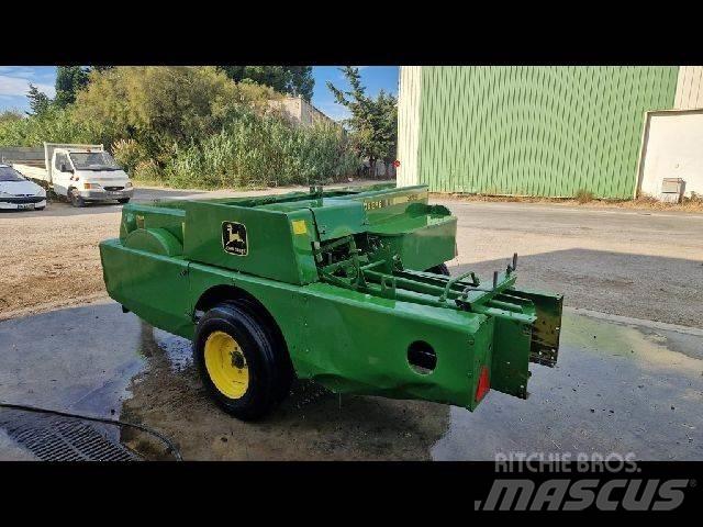 John Deere 359 Firkantpresser