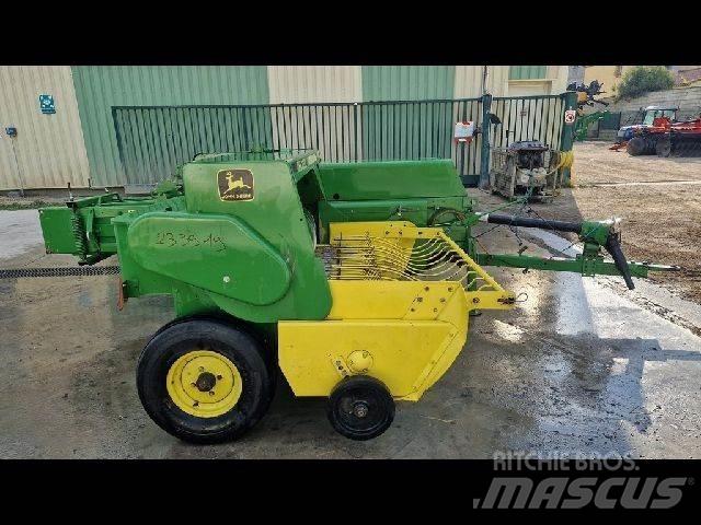 John Deere 359 Firkantpresser