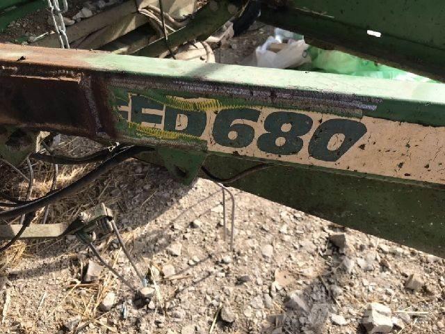 Stoll SPEED 680 Raker og høyvendere