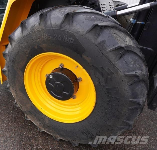 JCB 940-4 Terrenggående gaffeltruck