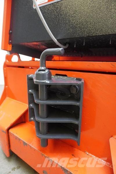 Linde P 30 132 Tauetraktor