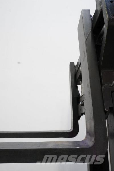 OM Xi 14 Skyvemasttruck