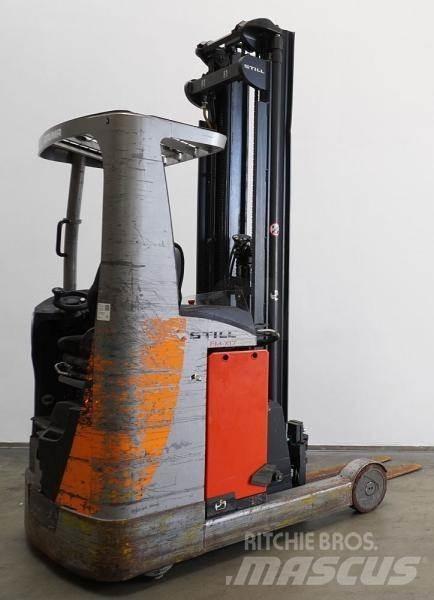 Still FM-X17 Skyvemasttruck