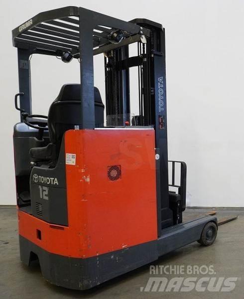 Toyota 6FBRE12 Skyvemasttruck