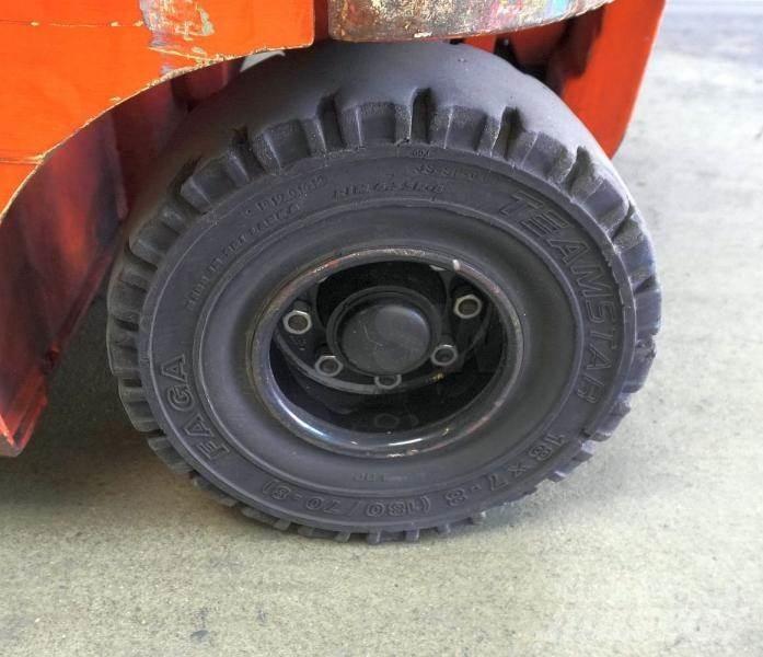 Toyota 8FBMT25 Gaffeltrucker - Annet