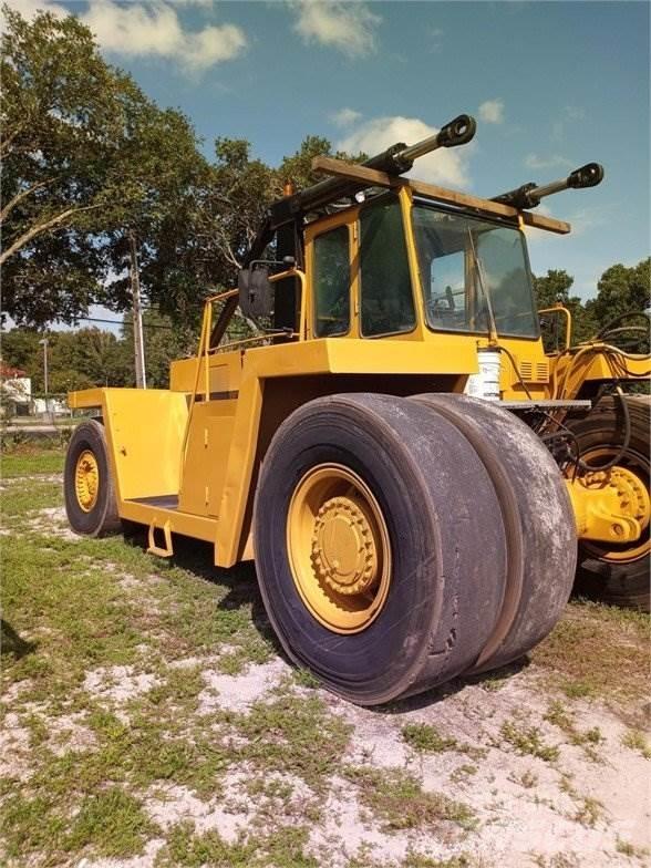 CAT V900 Stortrucker