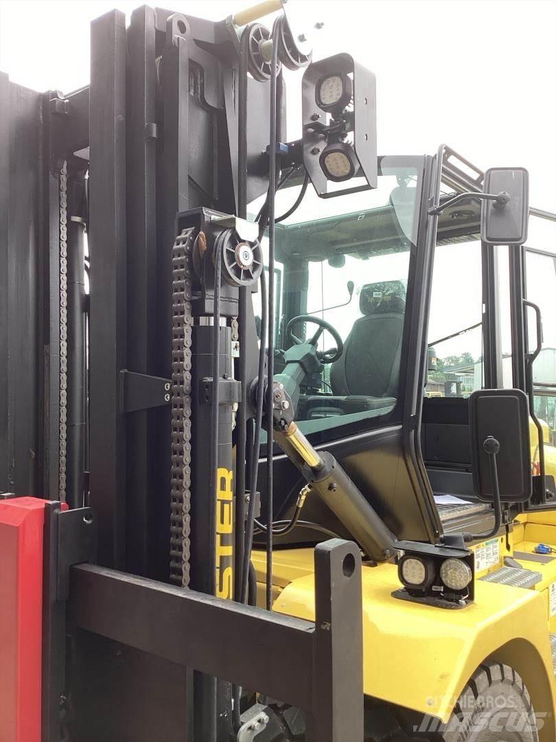 Hyster H12XD6 Diesel Trucker