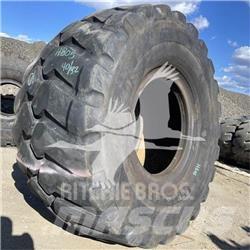BKT 35/65R33 Dekk, hjul og felger