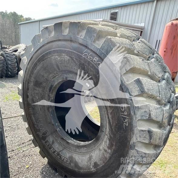 BKT 875/65R29 Dekk, hjul og felger