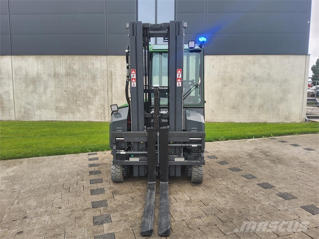 Combilift CBE 3000 4-veis truck