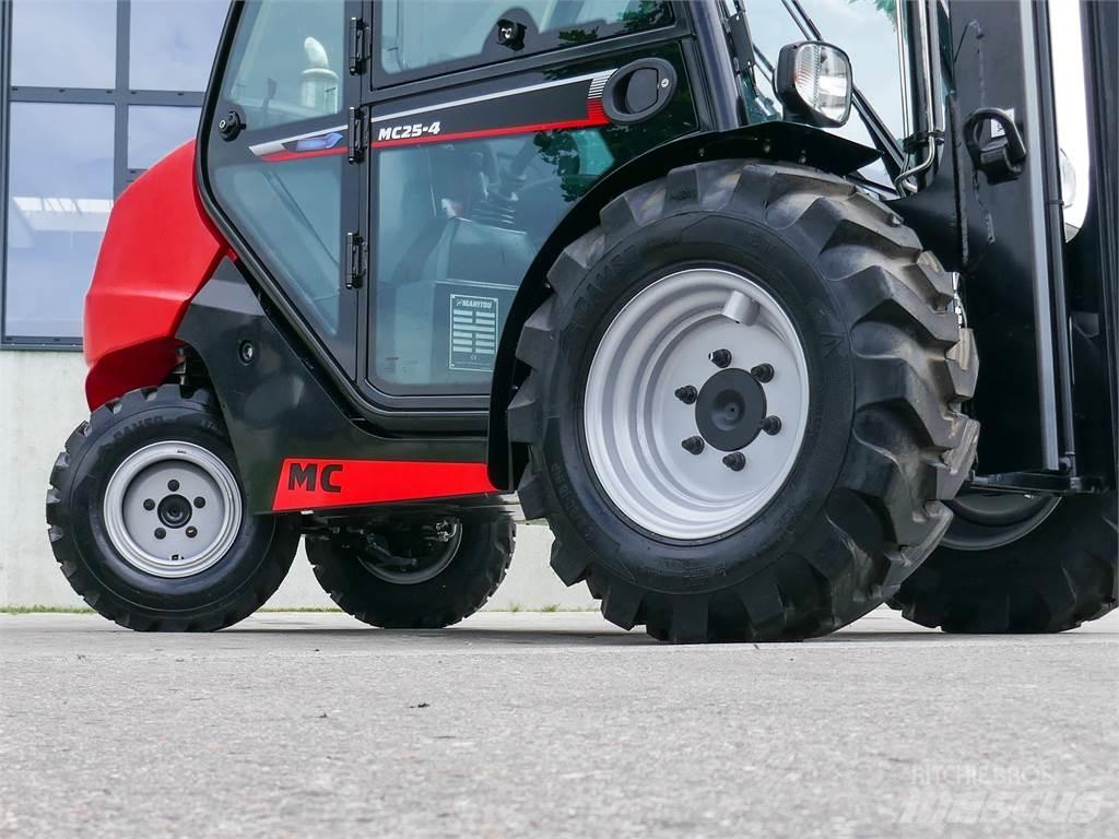 Manitou MC 25-4 Terrenggående gaffeltruck