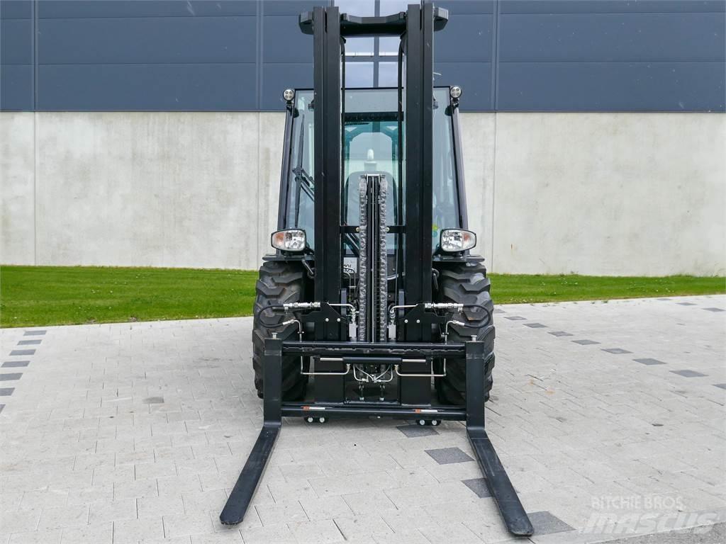 Manitou MC 25-4 Terrenggående gaffeltruck