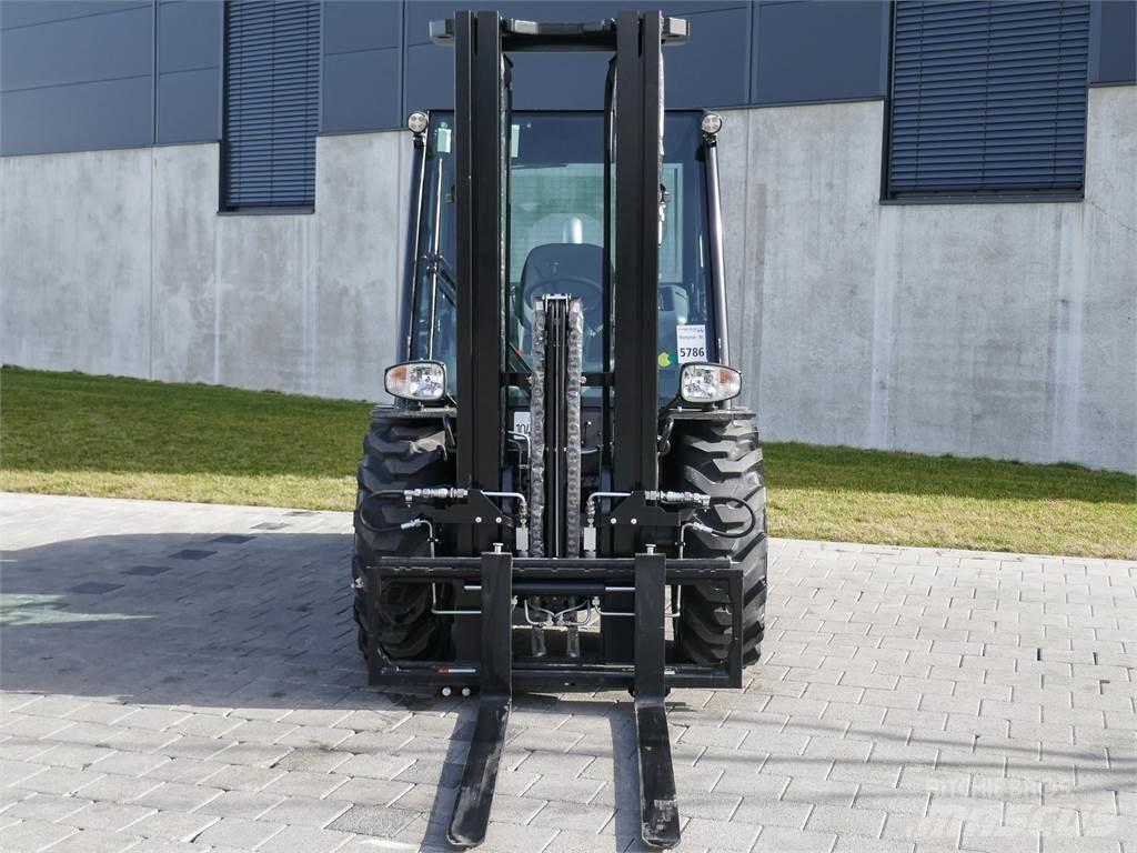 Manitou MC 25-4 Terrenggående gaffeltruck