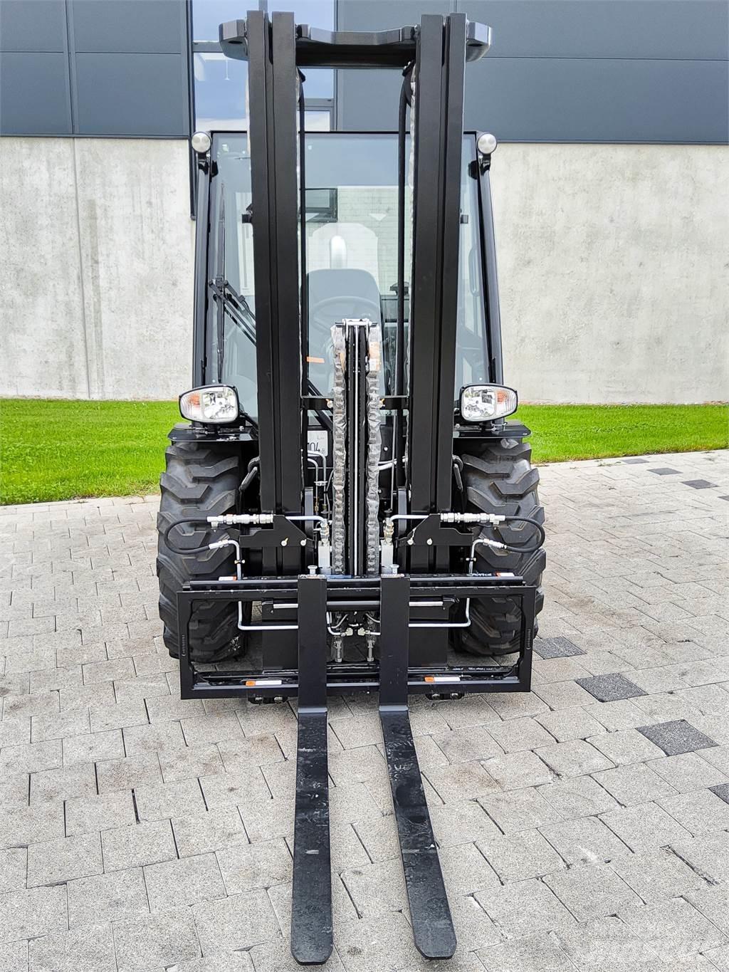 Manitou MC 25-4 Terrenggående gaffeltruck