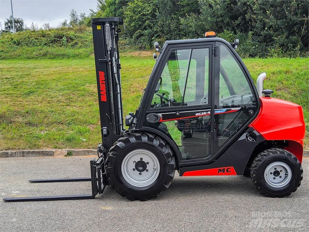 Manitou MC 25-4 Terrenggående gaffeltruck