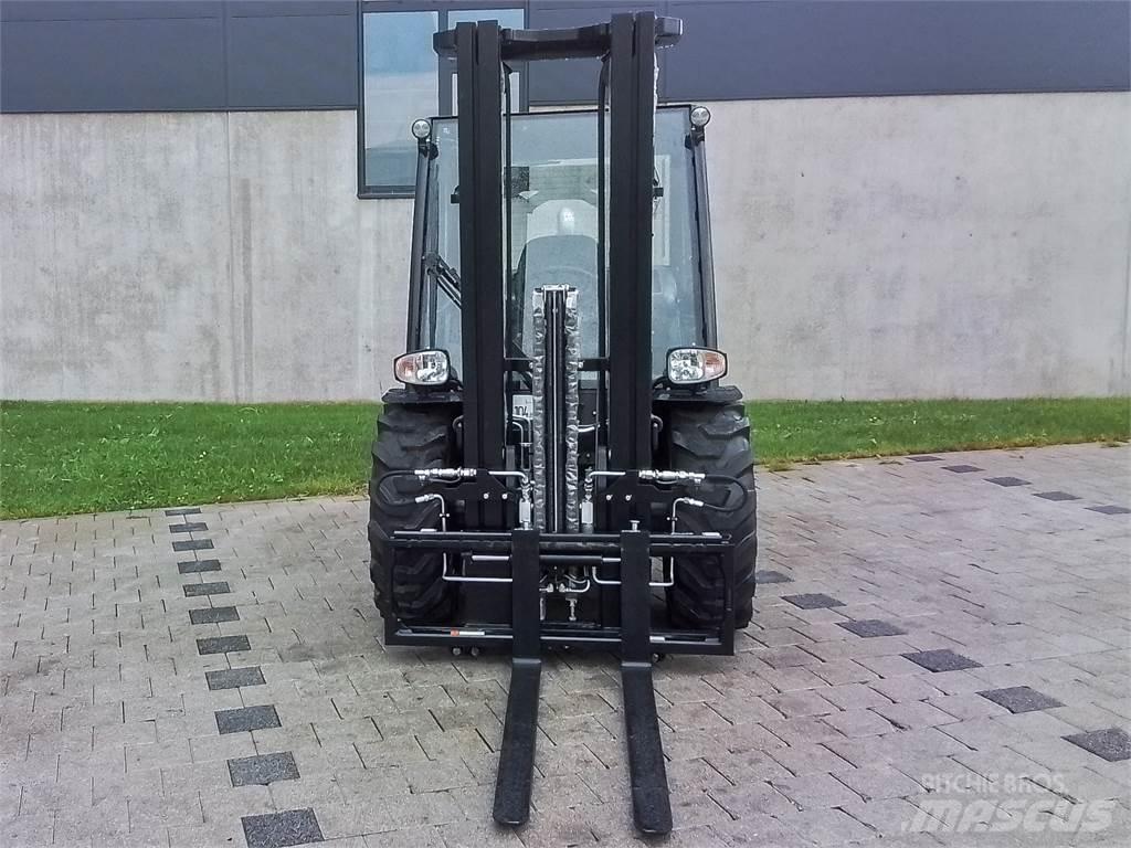 Manitou MC 25-4 Terrenggående gaffeltruck