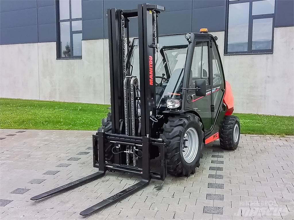 Manitou MC 30-4 Terrenggående gaffeltruck