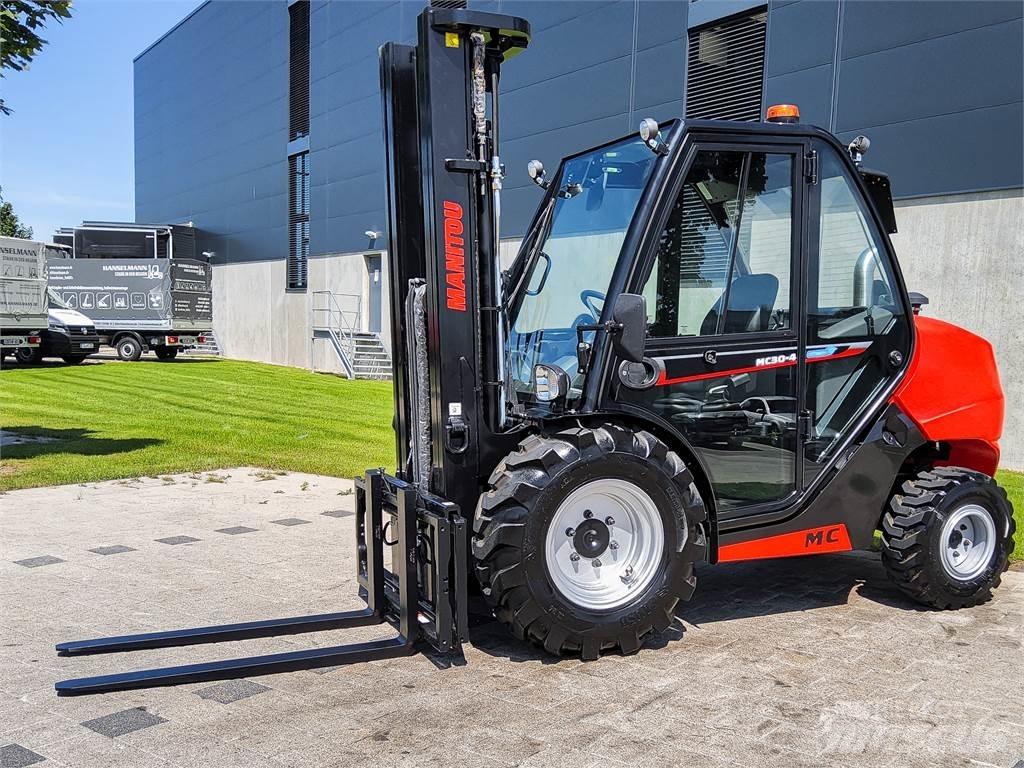 Manitou MC 30-4 Terrenggående gaffeltruck