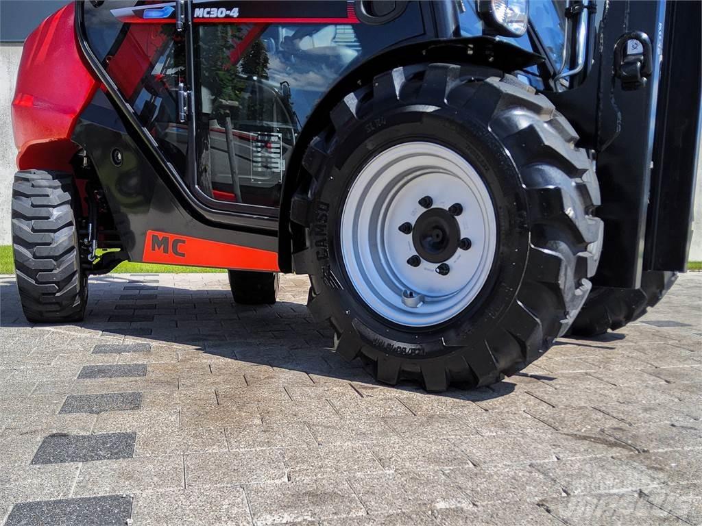 Manitou MC 30-4 Terrenggående gaffeltruck