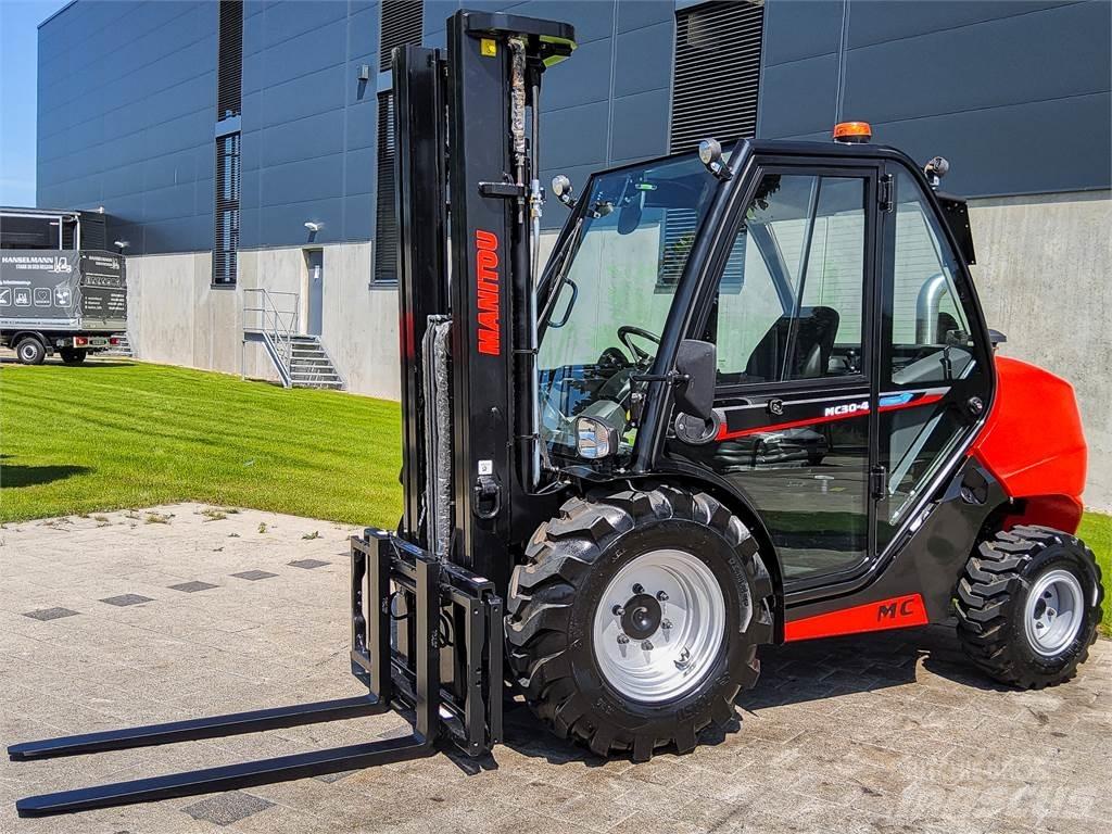 Manitou MC 30-4 Terrenggående gaffeltruck