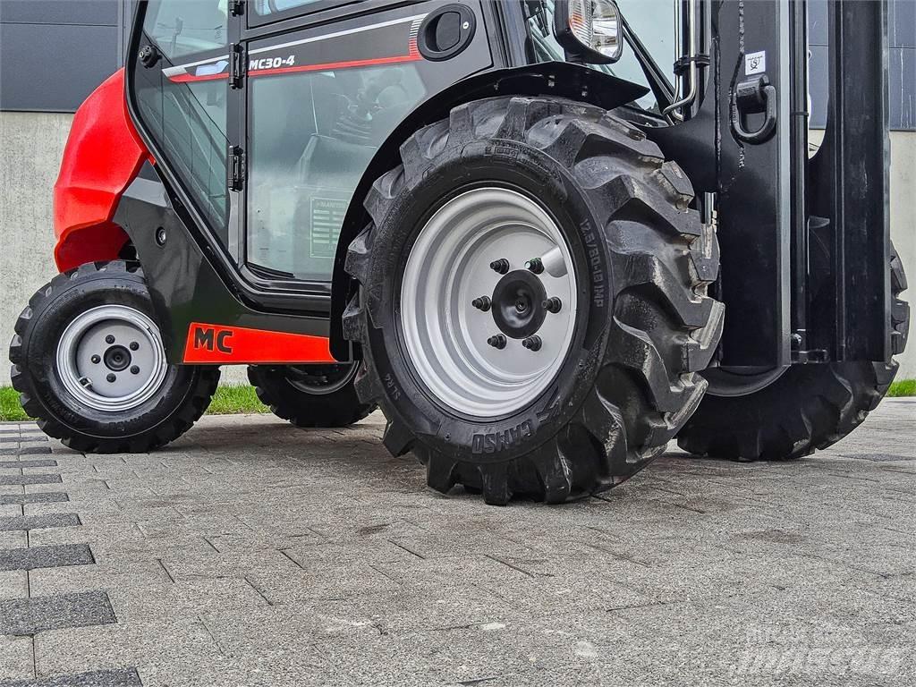 Manitou MC 30-4 Terrenggående gaffeltruck