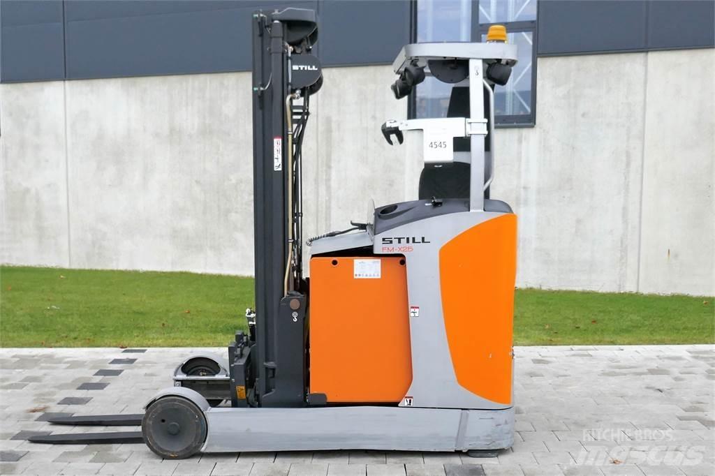 Still FM-X25 Skyvemasttruck