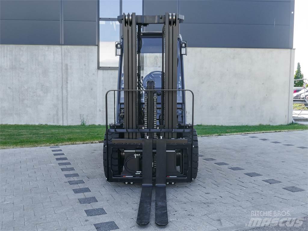 Toyota 52-8FDJF35 Diesel Trucker