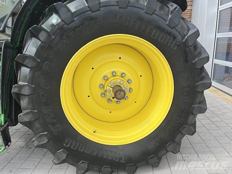 John Deere 6215R Traktorer