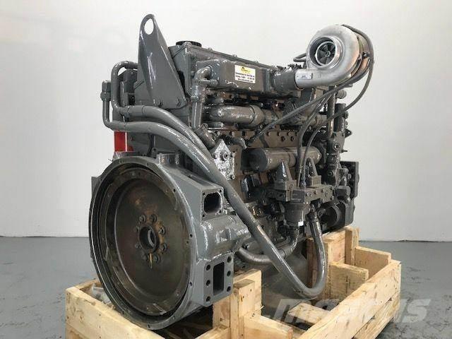 Komatsu M11-C Motorer