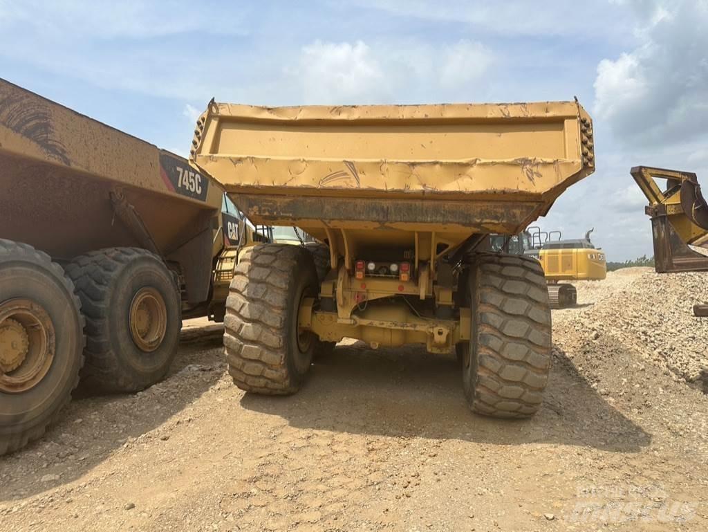 CAT 745 Rammestyrte Dumpere